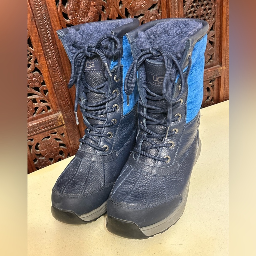 UGG Adirondack III Velvet Croc Navy Blue Waterproof Snow Boot Size 7.5 Women